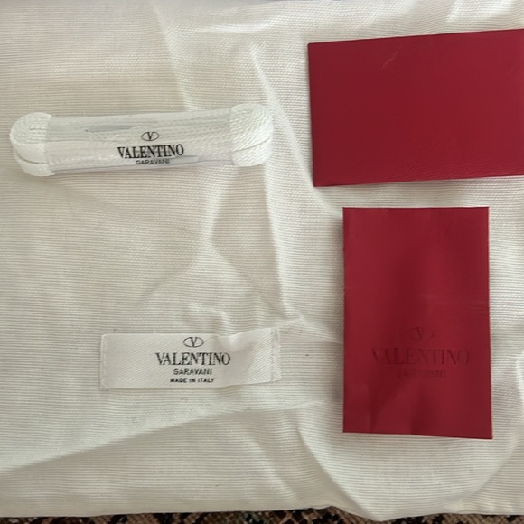 Valentino Garavani Sneakers 11. With spare studs and shoelaces - Picture 6 of 7